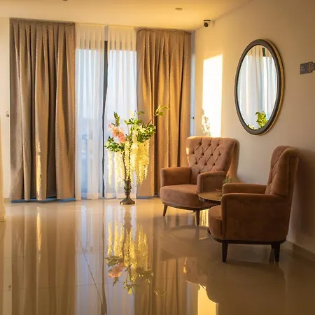 Mc Palace & Convention Otel Agios Epiktitos