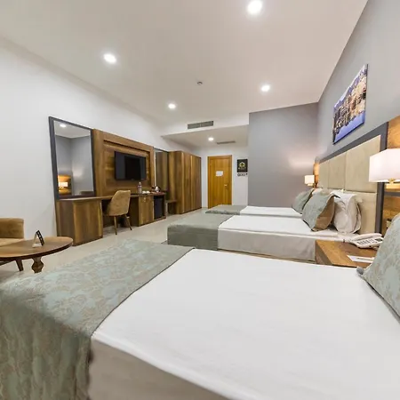 Mc Palace & Convention * Agios Epiktitos