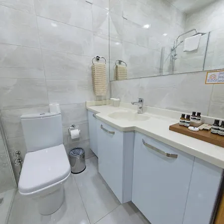 Mc Palace & Convention Hotel *