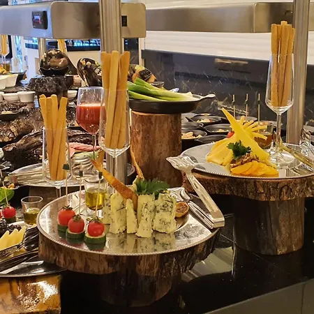 Mc Palace & Convention *