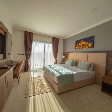 Mc Palace & Convention * Agios Epiktitos