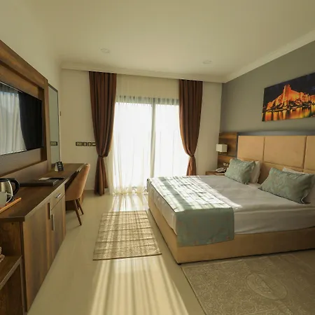 Mc Palace & Convention Hotel