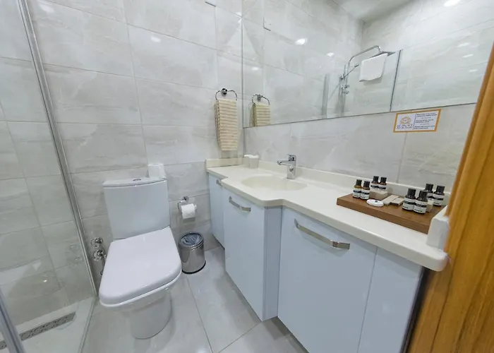 Mc Palace & Convention Hotel *