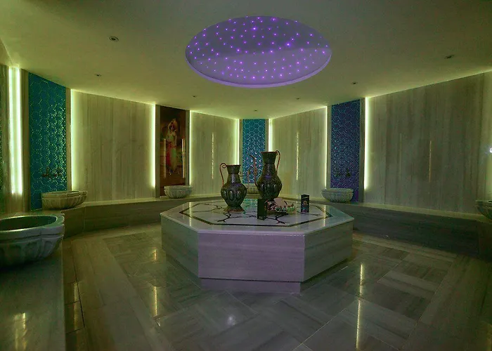 Mc Palace & Convention Hotel