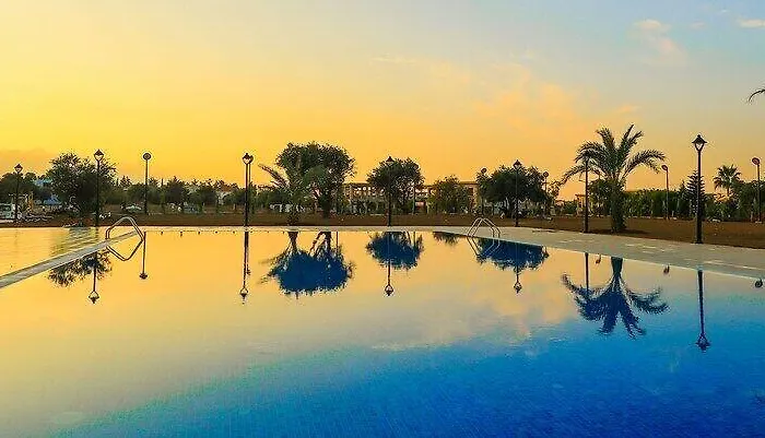 Mc Palace & Convention Hotel